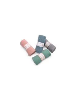 Couverture Laine Tricotée Les Moustaches - Moulin Roty 11 Couverture Laine Tricotée Les Moustaches - Moulin Roty -Magasin de jouets couverture laine tricotee les moustaches moulin roty 4