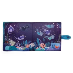 Grand Livre D'activités En Tissu MOULIN ROTY Les Aventures De Paulie 7 Grand Livre D'activités En Tissu MOULIN ROTY Les Aventures De Paulie -Magasin de jouets grand livre d activites en tissu moulin roty les aventures de paulie 2